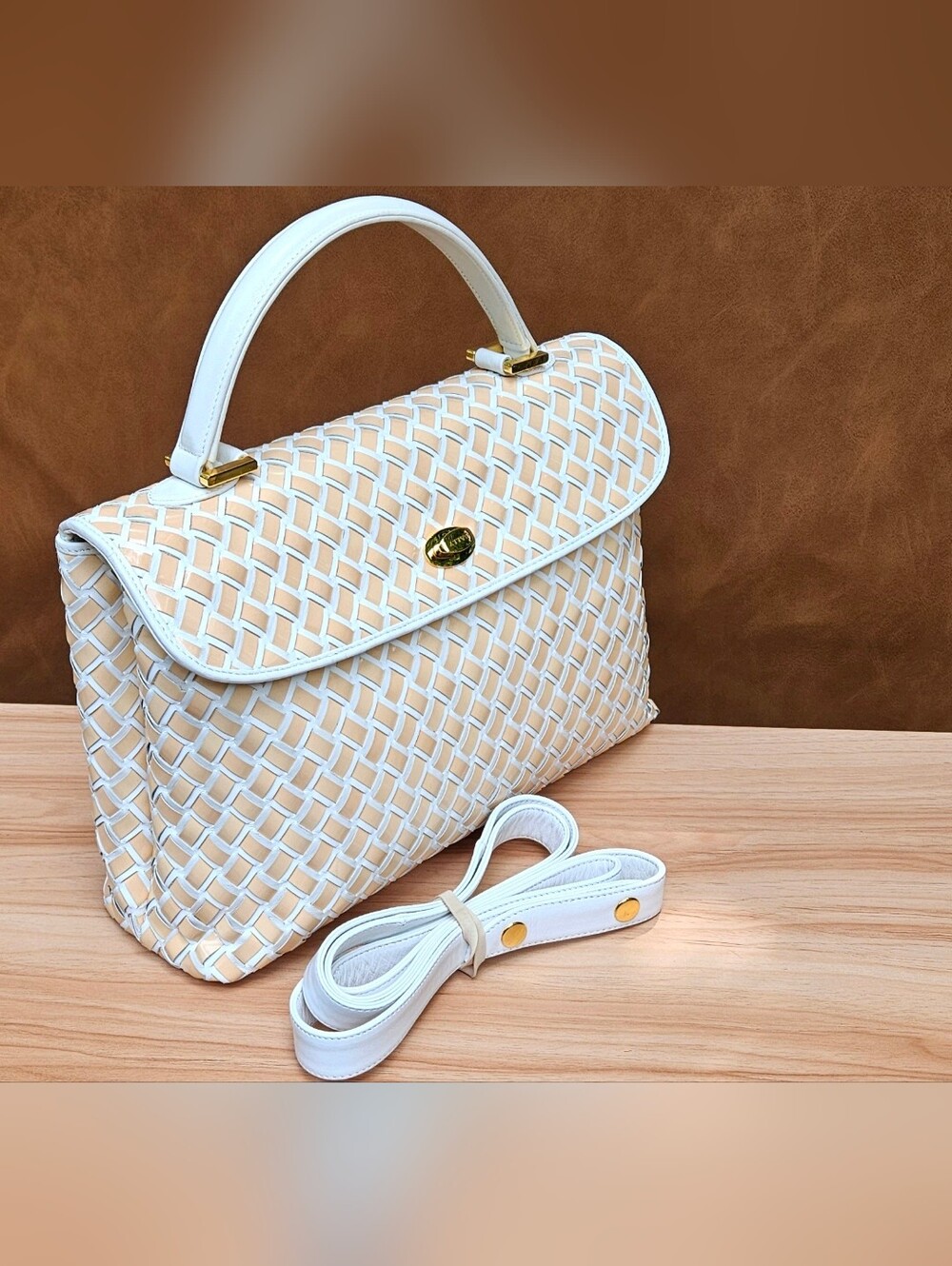 Bally Asbury Sand- White Woven Leather Designer Handbag (EXCELLENT) !